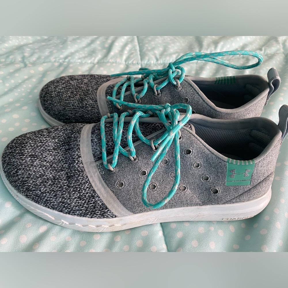 UA Womens tennis shoes